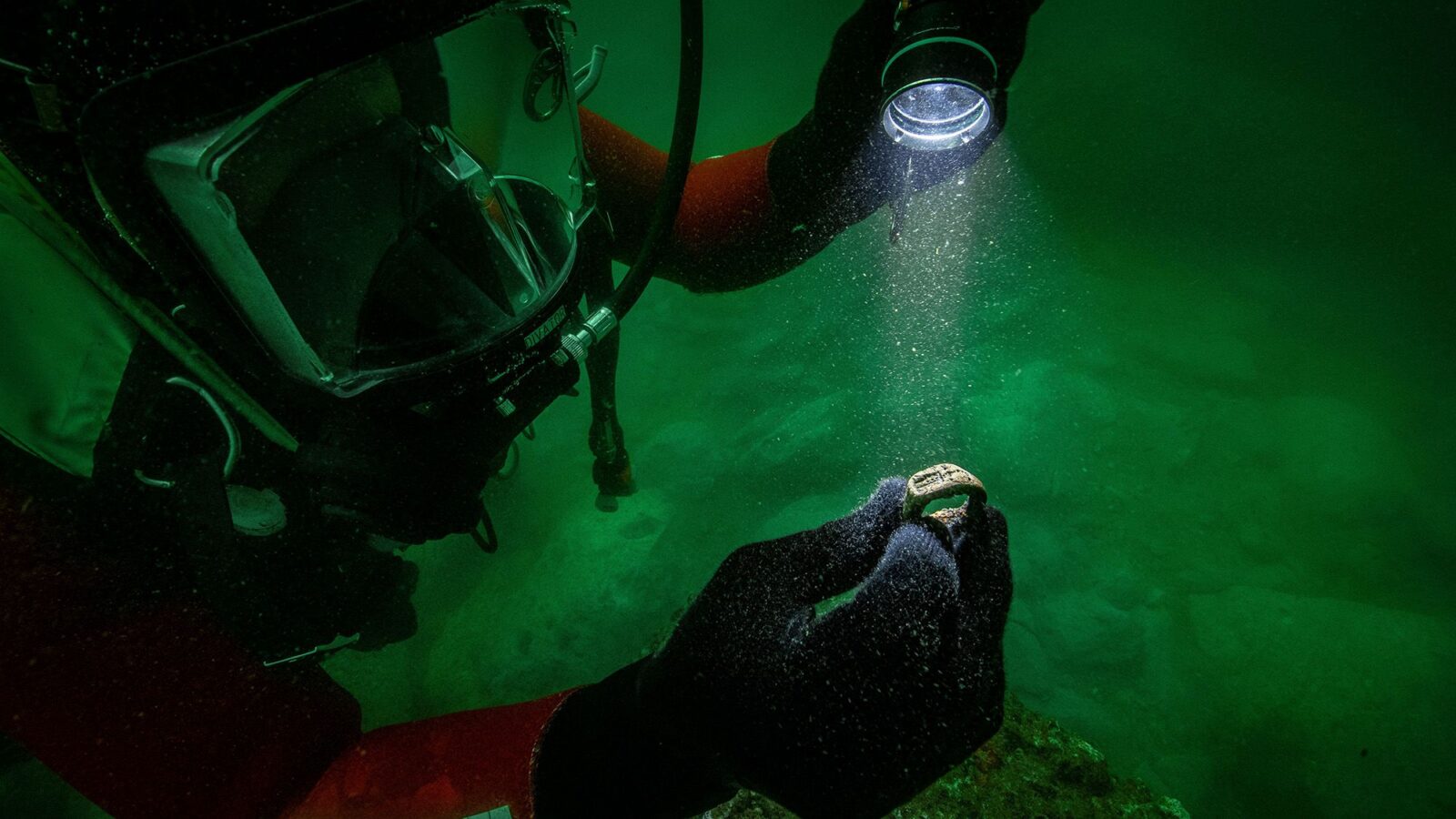 Arqueología: Un anillo recupera la imagen del faro de Alejandría