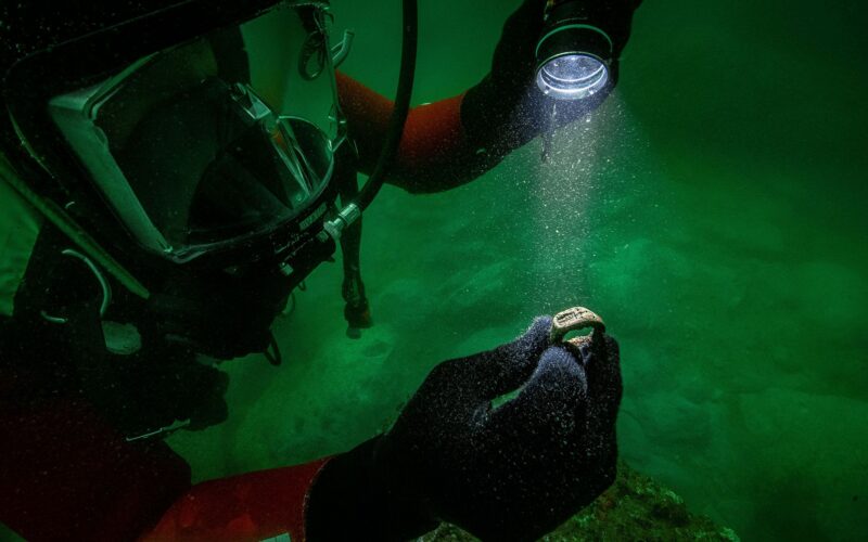Arqueología: Un anillo recupera la imagen del faro de Alejandría