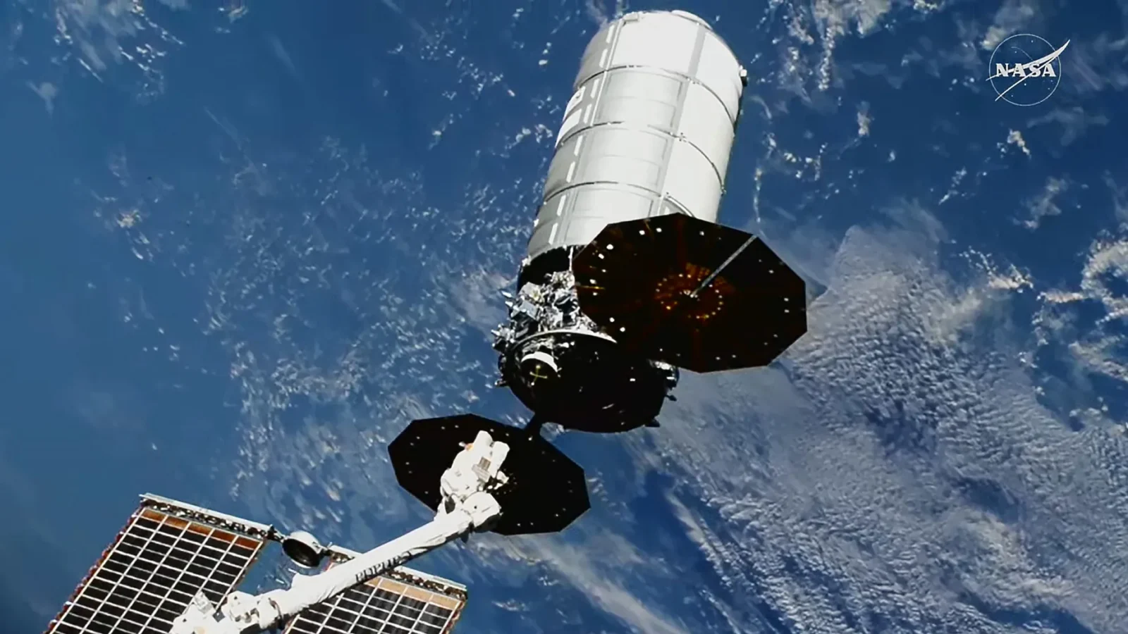Espacio: Cygnus XL deja la estación con carga desechable