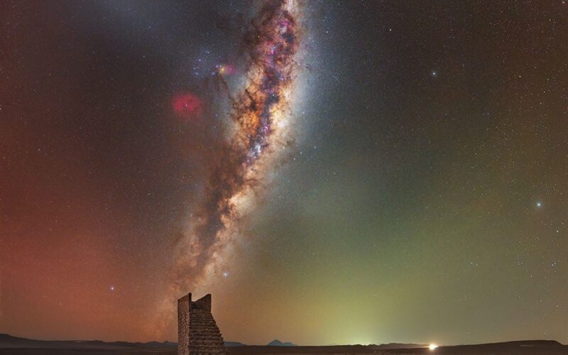 Espacio: Una escalera bajo la Vía Láctea en Atacama