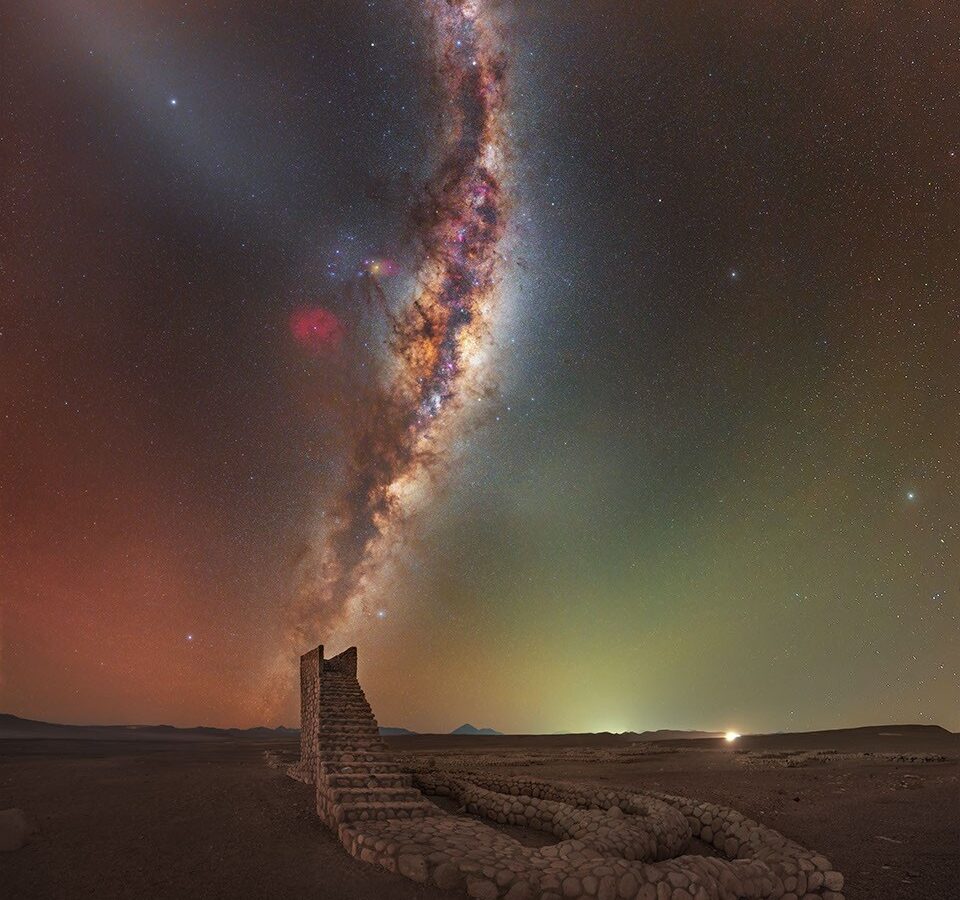 Espacio: Una escalera bajo la Vía Láctea en Atacama