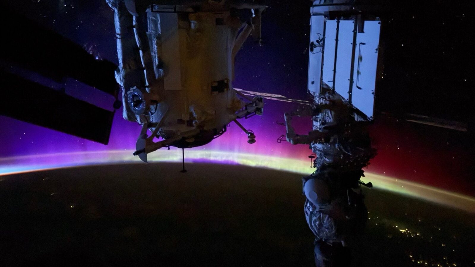 Espacio: Un iPhone capta auroras que tiñen la ISS