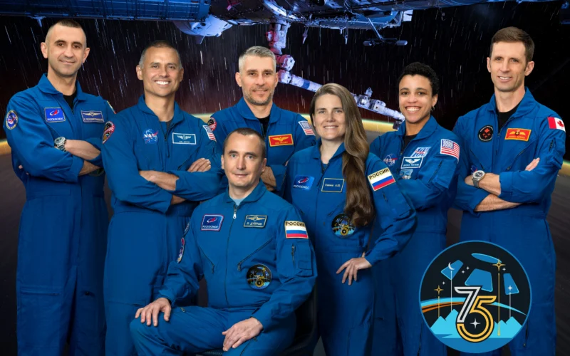 Espacio: Dragon lleva nuevos experimentos y paneles a órbita