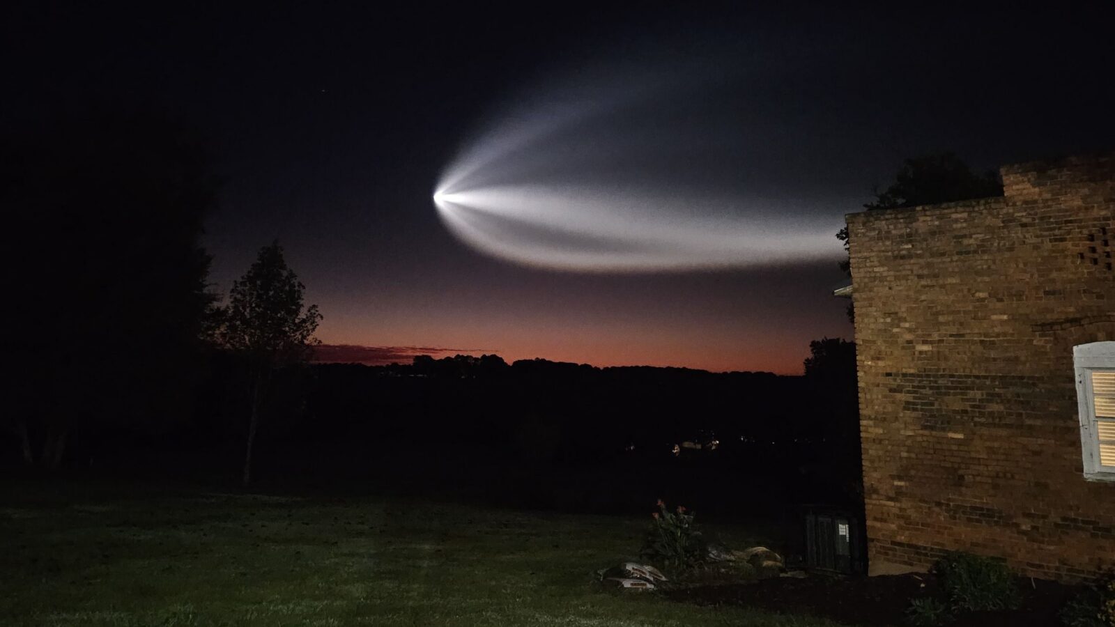 Espacio: Una medusa espacial ilumina la costa estadounidense