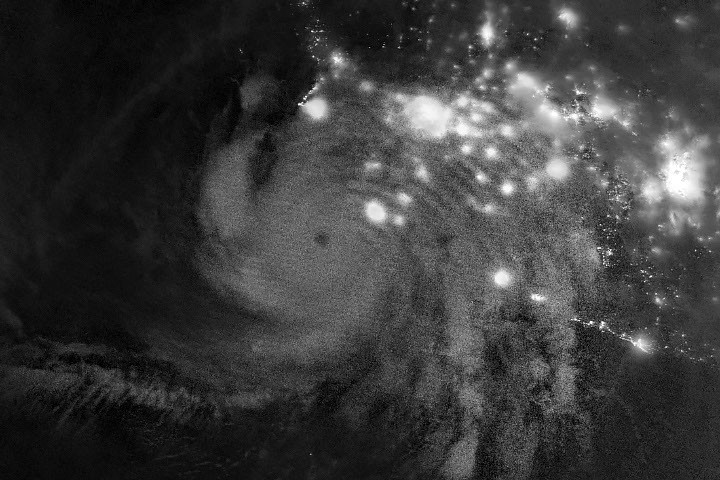 Clima: Simon deja inundaciones y ondas sobre México