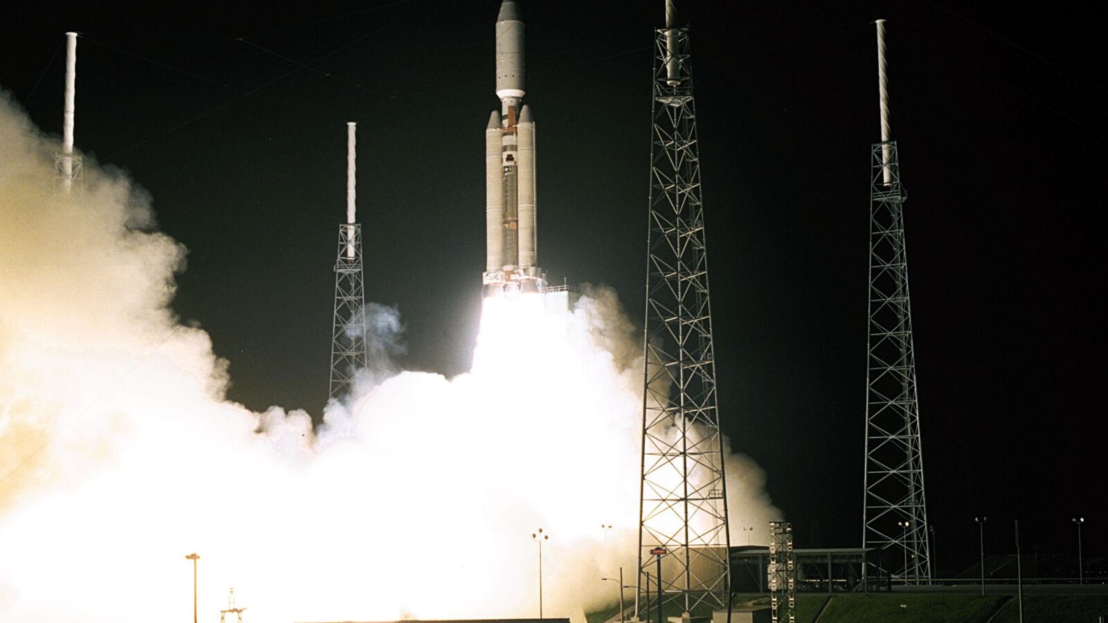 Espacio: El viaje de Cassini que reveló Saturno