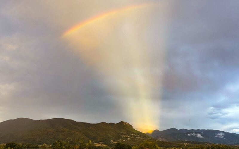 Física: El Sol parece estar donde no está