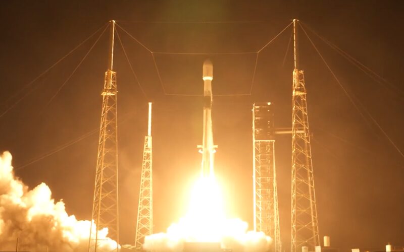 Espacio: Starfall despega por segunda vez con SpaceX