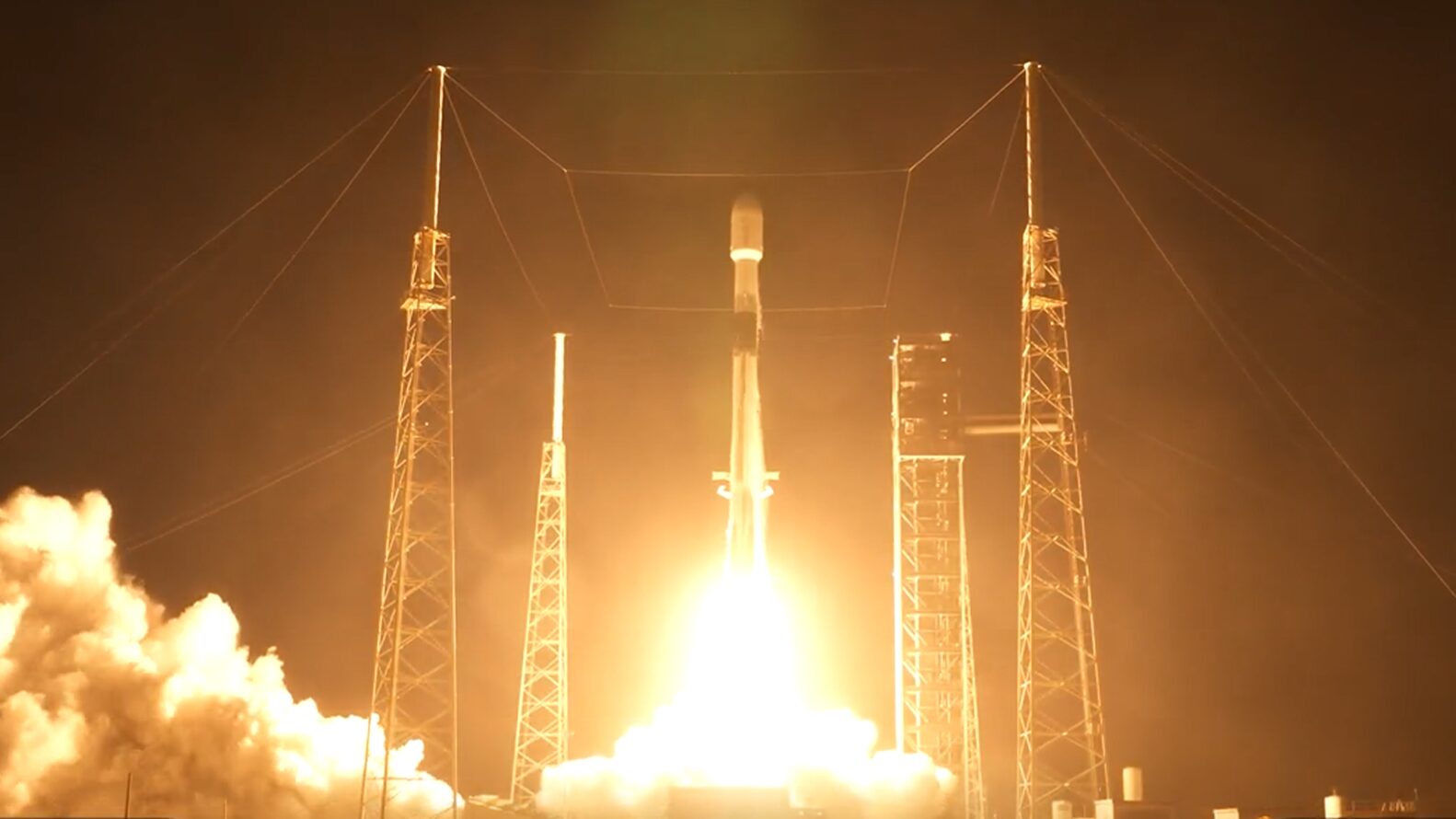 Espacio: Starfall despega por segunda vez con SpaceX