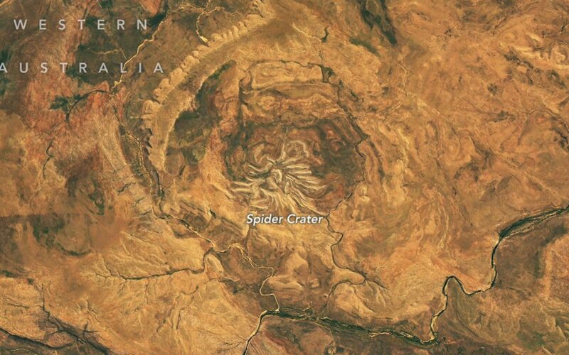 Tierra: Un cráter australiano dibuja una araña desde órbita