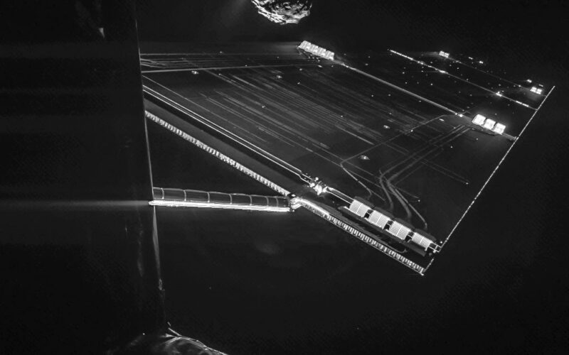 Espacio: Rosetta se retrata a 16 kilómetros del cometa