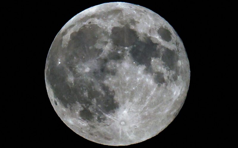 Espacio: La Luna del Cazador ilumina octubre