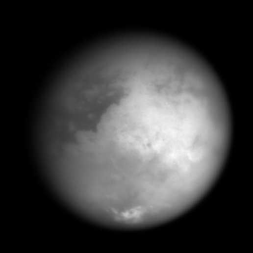 Espacio: Cassini retrató Titán desde solo 1 200 kilómetros