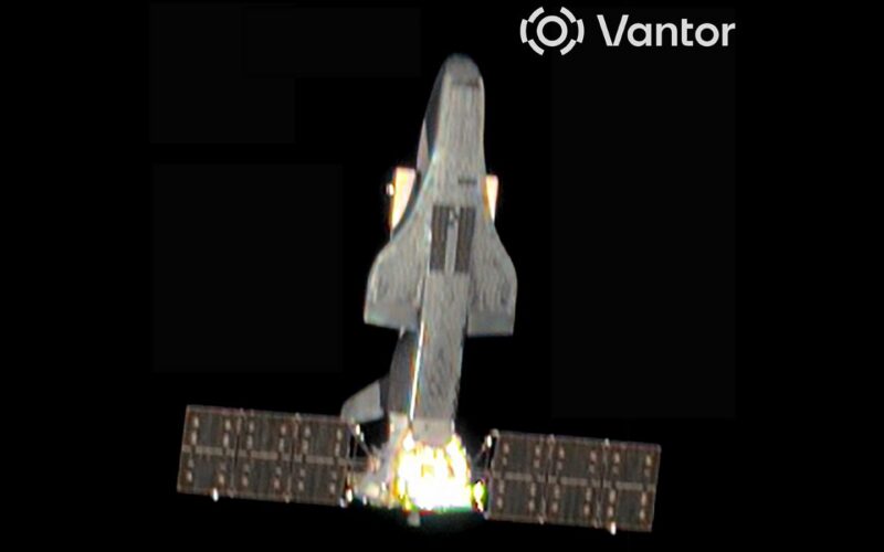 Espacio: Shenlong aparece acoplado a otro satélite