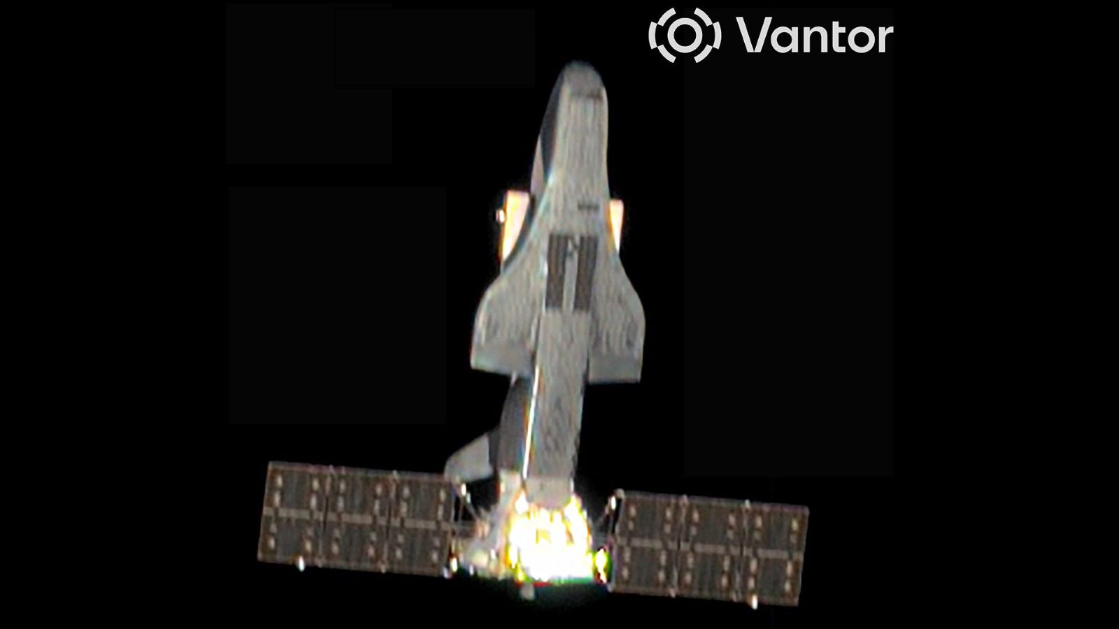 Espacio: Shenlong aparece acoplado a otro satélite