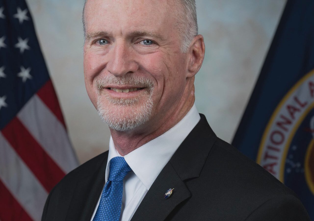 Tecnología: Troy Asher dirigirá el centro Armstrong de NASA