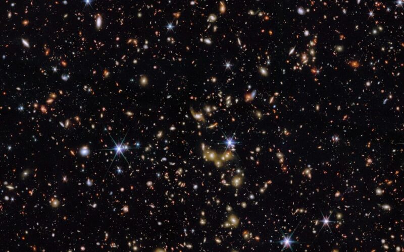 Espacio: Estrellas jóvenes podrían despejar la niebla cósmica