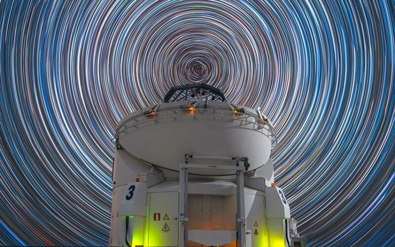 Espacio: El cielo gira sobre Paranal