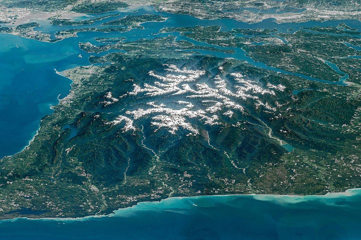 Tierra: Las montañas Olympic desde la ISS